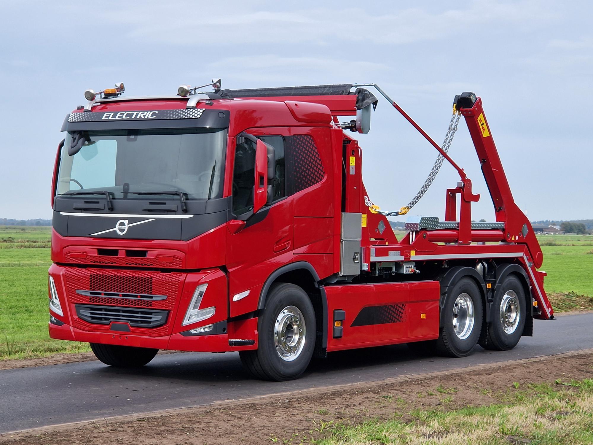 e-Volvo 6x2 met HYVA Portaal Smit lv